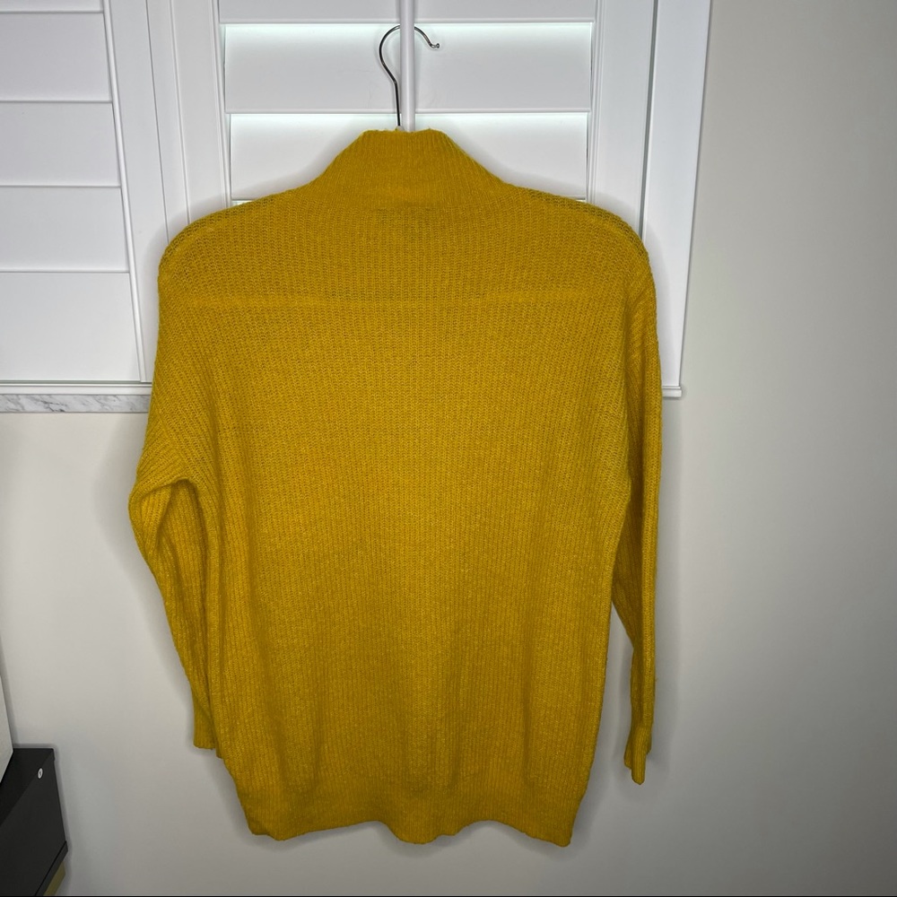 Express Sweater - Picture 4 of 8